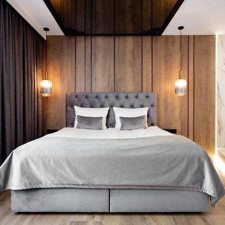 Jacuzzi Apartment Main Square Красков Екстериор снимка