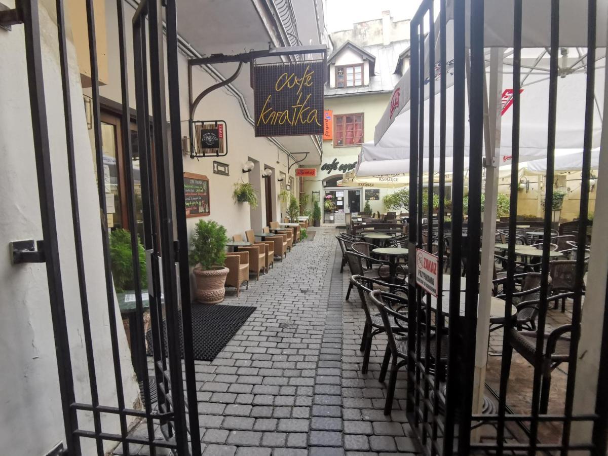 Jacuzzi Apartment Main Square Красков Екстериор снимка