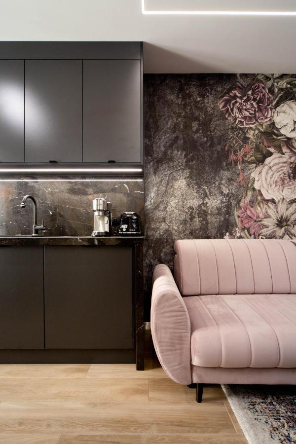 Jacuzzi Apartment Main Square Красков Екстериор снимка