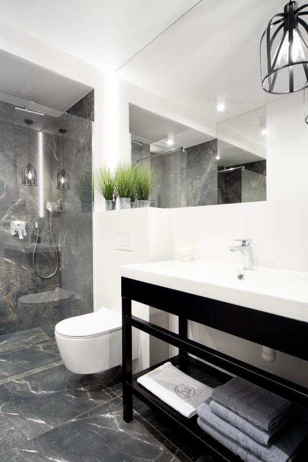 Jacuzzi Apartment Main Square Красков Екстериор снимка