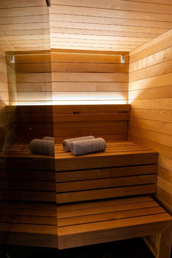 Jacuzzi Apartment Main Square Красков Екстериор снимка