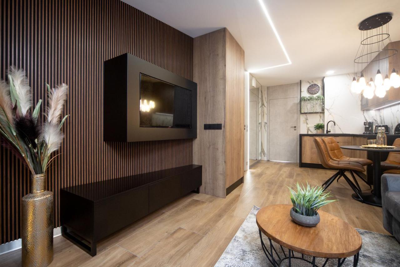 Jacuzzi Apartment Main Square Красков Екстериор снимка