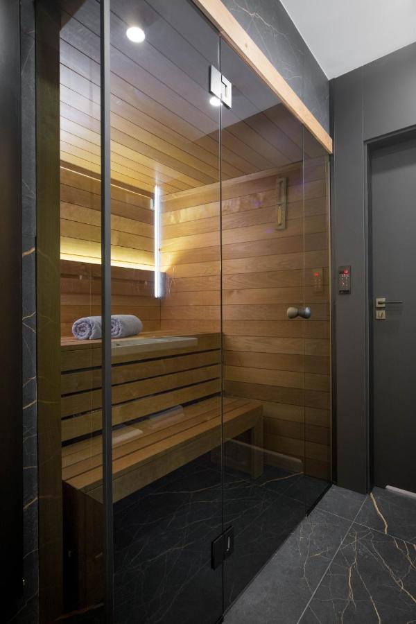 Jacuzzi Apartment Main Square Красков Екстериор снимка